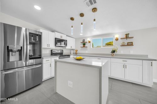 3736 W Wethersfield Rd, Phoenix, AZ, 85029-2031 | Card Image