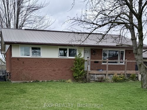 597 Gold St, Watford, ON, N0M2S0 | Card Image