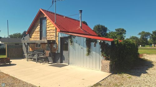 210 1st St, Great Bend, ND, 58075-8507 | Card Image