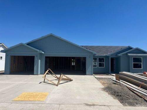 960 Campbell St, Vale, OR, 97918-1703 | Card Image