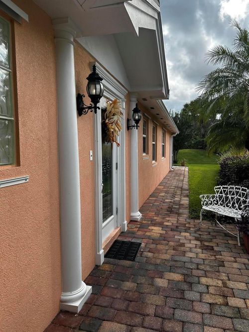 4955 Corsica Sq, Vero Beach, FL, 32967-7686 | Card Image