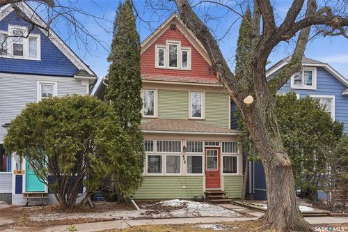 428 6th Street E, Saskatoon, SK, S7H1B8 | Card Image