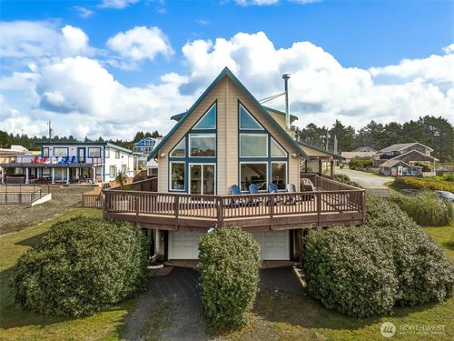 33 S 1st St, Pacific Beach, WA, 98571-5010 | Card Image
