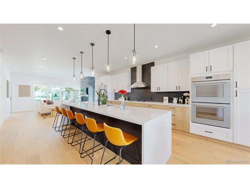 2403 S Franklin St, Denver, CO, 80210-5107 | Card Image