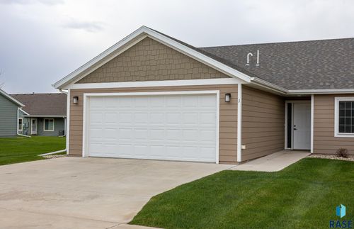 1217 N Marion Rd Road, Sioux Falls, SD, 57107 | Card Image