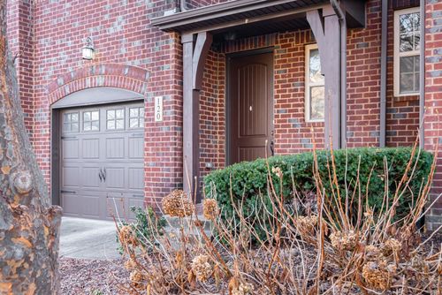 120 Ambassador Pvt Cir, Hendersonville, TN, 37075-2490 | Card Image