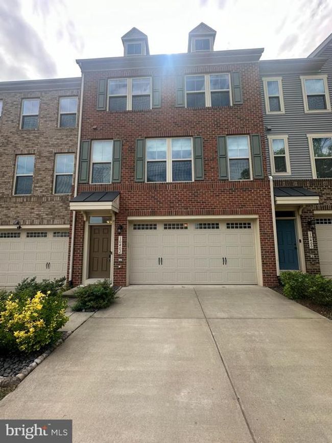 10402 Steeplechase Run Ln, Townhouse with 3 bedrooms, 4 bathrooms and null parking in MANASSAS VA | Image 4