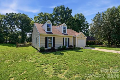 8917 Danson Dr, Charlotte, NC, 28277-5647 | Card Image