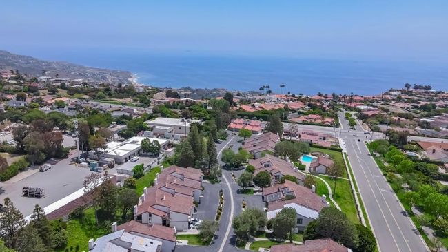 22 Seaview Dr S, Townhouse with 3 bedrooms, 3 bathrooms and 2 parking in Rolling Hills Estates CA | Image 25