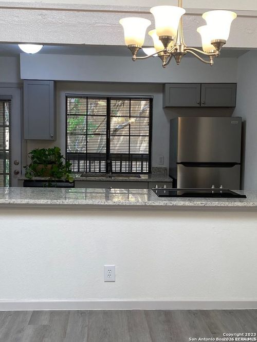 apt-26-8611 Datapoint Dr, San Antonio, TX, 78229-3247 | Card Image