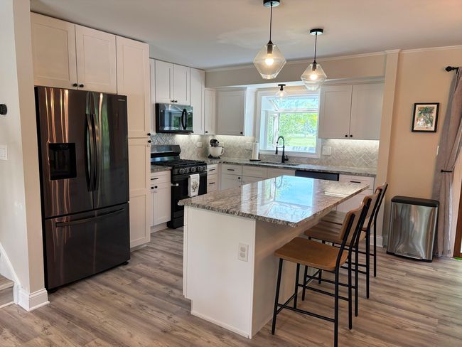 1487 Kathleen Way, House other with 3 bedrooms, 2 bathrooms and 2 parking in Elk Grove Village IL | Image 6