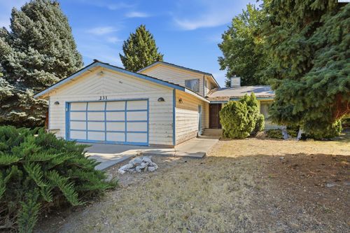 231 Mata Rd, Kennewick, WA, 99338-7330 | Card Image