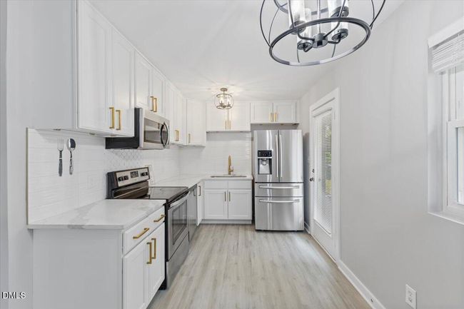 16-2752 Weldon Terrace | Image 11