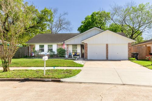 13755 Shirebrook Dr, Sugar Land, TX, 77498-2433 | Card Image