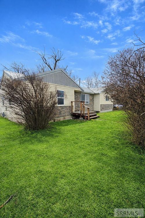 6958 N 25th E, Idaho Falls, ID, 83401-5744 | Card Image