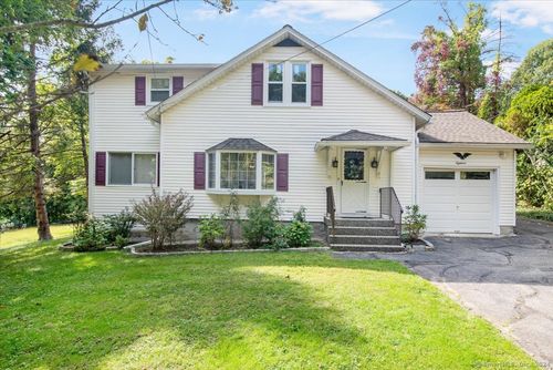 18 Driftway Rd, Danbury, CT, 06811-5102 | Card Image