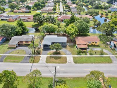 1240 Nw 47th Ave, House other with 3 bedrooms, 2 bathrooms and null parking in Lauderhill FL | Image 2