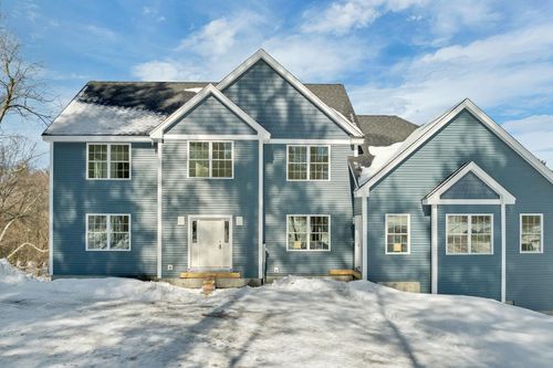 8 Wiley Hill Rd, Londonderry, NH, 03053-3108 | Card Image