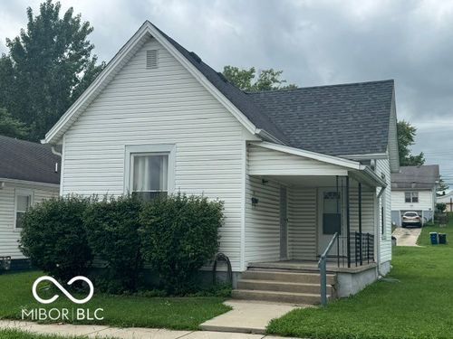 933 Shelby St, Shelbyville, IN, 46176-2429 | Card Image