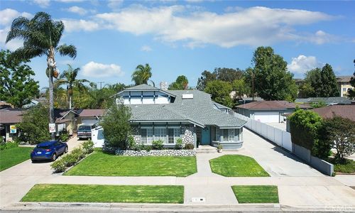 633 N Orange St, Orange, CA, 92867-6733 | Card Image