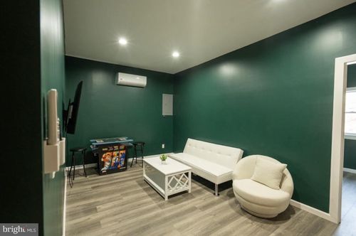 1809 S Broadway, Camden, NJ, 08104-1333 | Card Image