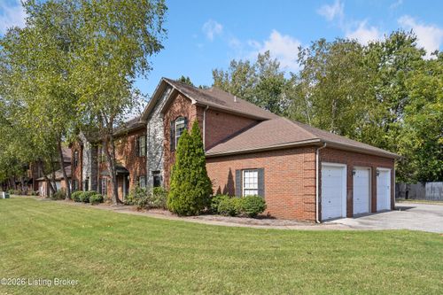 202 Hampton Place Ct, Fairdale, KY, 40118-9685 | Card Image