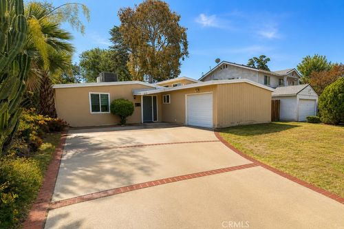 6516 Longridge Ave, Van Nuys, CA, 91401-1321 | Card Image