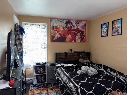 17195 Appoline St, Detroit, MI, 48235-1402 | Card Image