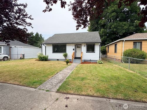 511 20th Ave, Longview, WA, 98632-1517 | Card Image