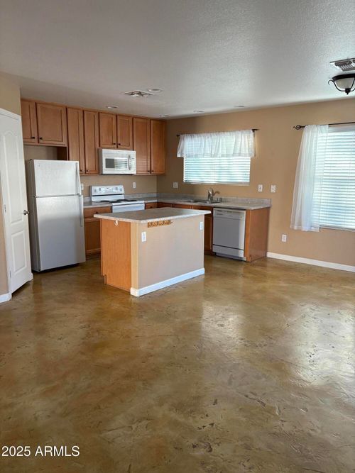 2401 E Peach Tree Dr, Chandler, AZ, 85249-4678 | Card Image