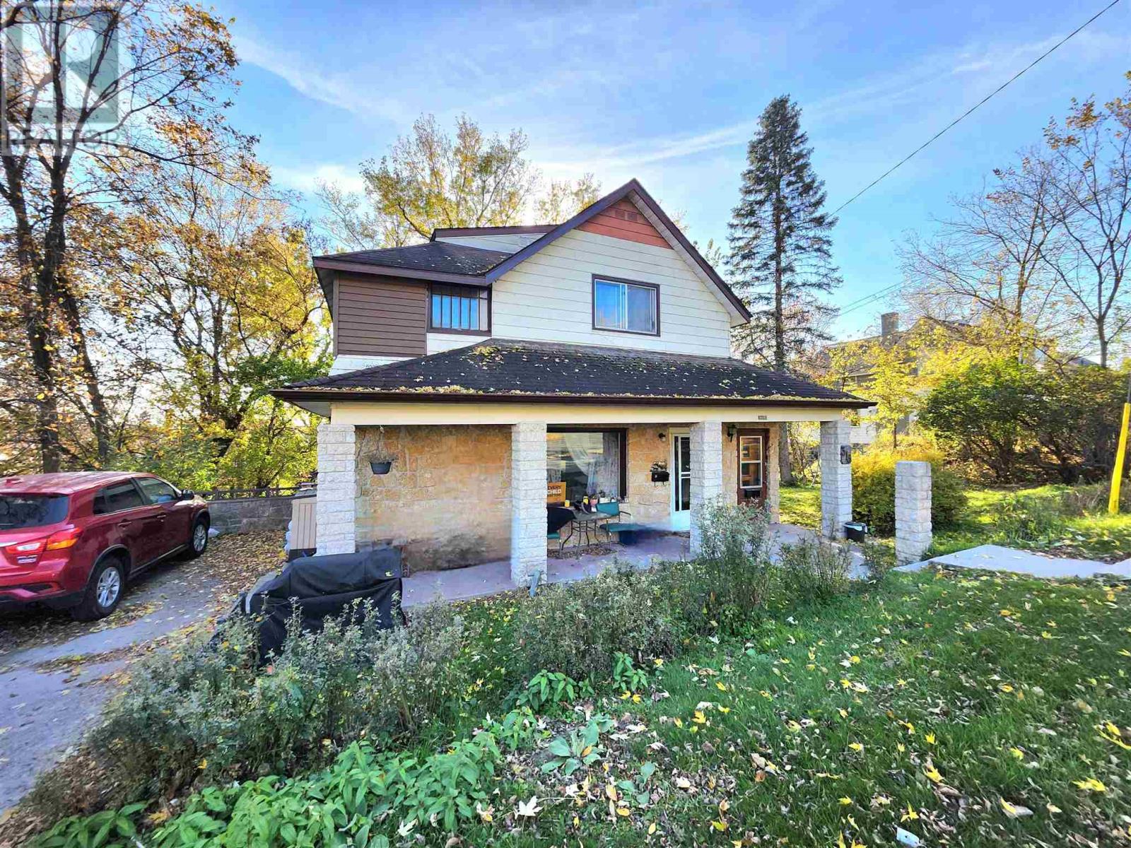 313 1 St St N, For Sale in Kenora Zoocasa