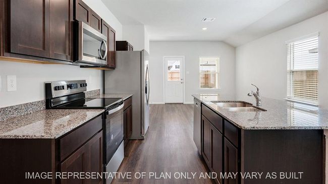 877 Kickapoo Ln, House other with 3 bedrooms, 2 bathrooms and 2 parking in College Station TX | Image 4