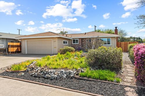 215 Ardmore Ave, Roseville, CA, 95678-5101 | Card Image