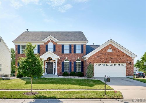2316 The Courts Dr, Chesterfield, MO, 63017-3501 | Card Image
