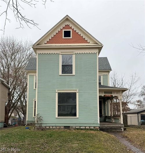 715 Brighton Boulevard, Zanesville, OH, 43701 | Card Image