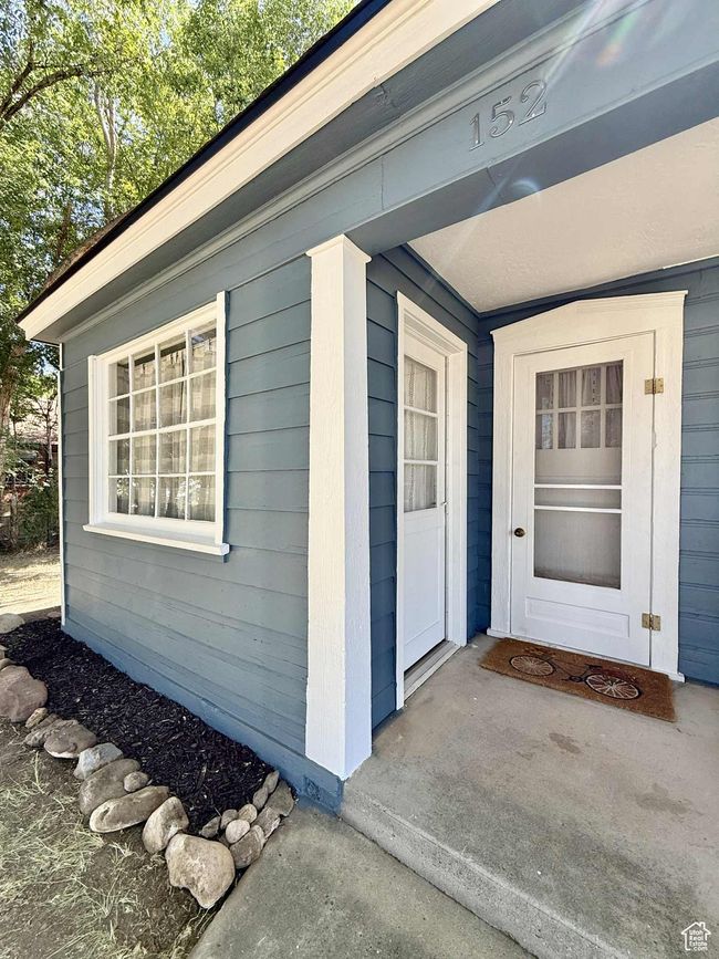 View of exterior entry | Image 5