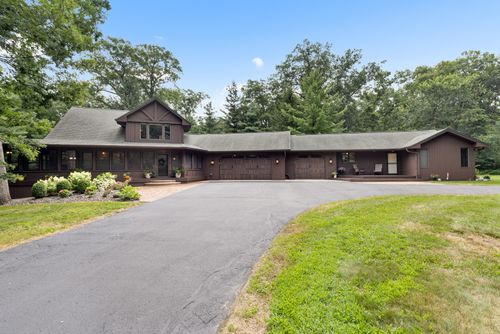 11577 Old River Rd, Rockton, IL, 61072-9469 | Card Image