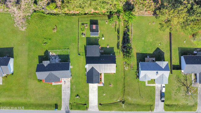 121 Lawndale Ln, House other with 3 bedrooms, 2 bathrooms and 2 parking in Sneads Ferry NC | Image 47