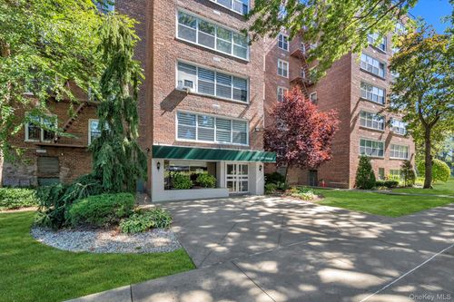 apt-4b-211 18th Ave, Bayside, NY, 11360-1509 | Card Image