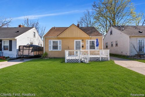 24047 Stanford St, Dearborn Heights, MI, 48125-1909 | Card Image