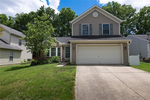 9527 Deer Track Rd, West Chester, OH, 45069-7048 | Card Image