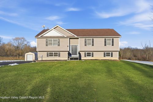 22 Cooks Ln, Gardiner, NY, 12525-5400 | Card Image