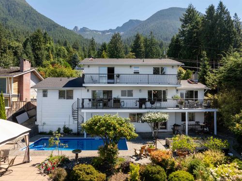 110 Seaview Pl, Lions Bay, BC, V7W3G7 | Card Image