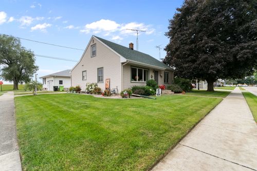 501 Pleasant Ave, Waupun, WI, 53963-1838 | Card Image
