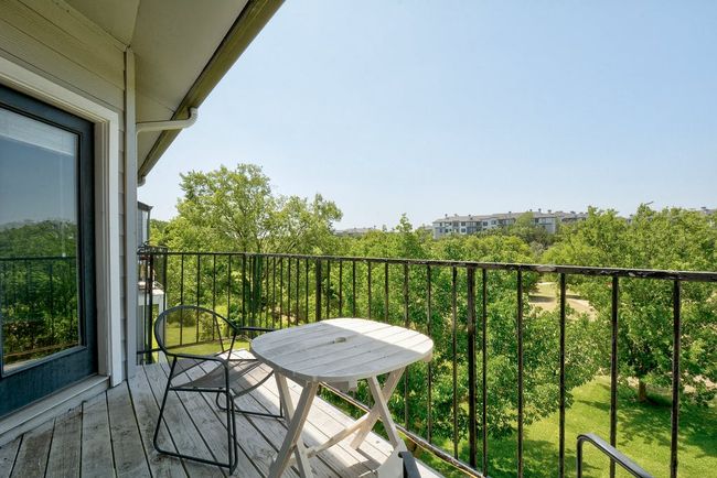 Enjoy nature from the privacy of your own patio. | Image 23