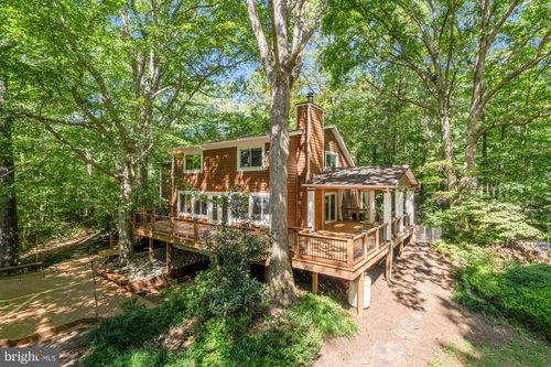 11203 Silverleaf Dr, FAIRFAX STATION, VA, 22039-2021 | Card Image