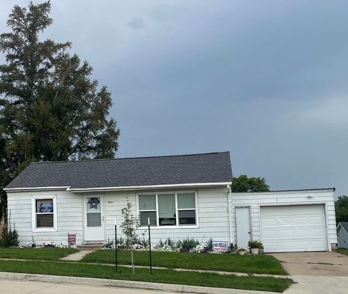 1001 Grant Street, Parkersburg, IA, 50665 | Card Image