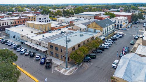 113 W Gonzales St, Seguin, TX, 78155-5630 | Card Image