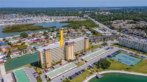 804-4725 Cove Cir, St Petersburg, FL, 33708-2899 | Card Image
