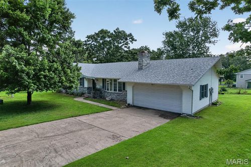 22818 Pioneer Dr, Lebanon, MO, 65536-5306 | Card Image
